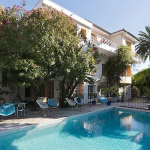 https://hotel-le-val-duchesse.fr-provencehotel.com